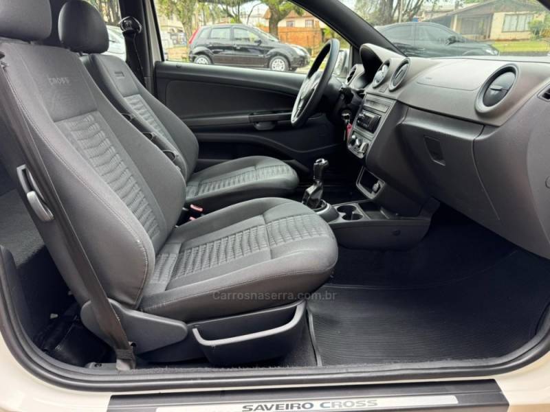 VOLKSWAGEN - SAVEIRO - 2013/2014 - Branca - R$ 64.900,00