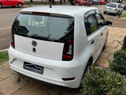 VOLKSWAGEN - UP - 2017/2018 - Branca - R$ 46.900,00