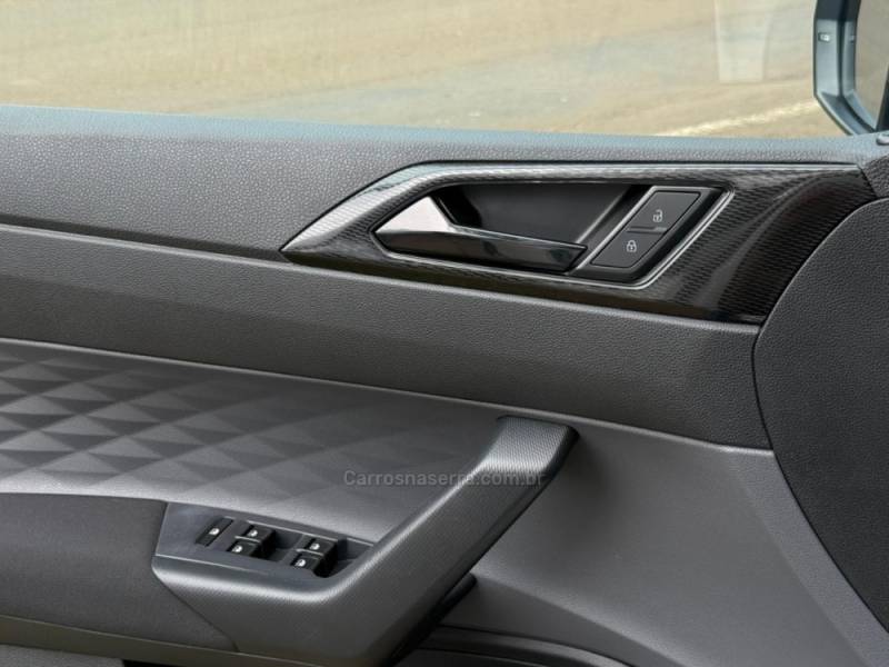 VOLKSWAGEN - POLO - 2024/2025 - Branca - R$ 99.900,00
