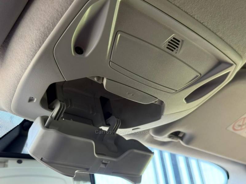 FORD - FOCUS - 2017/2018 - Branca - R$ 72.900,00