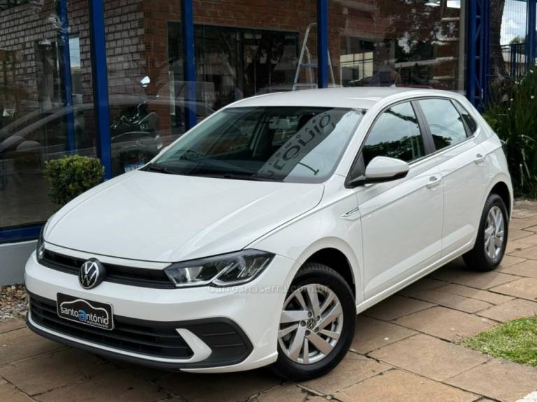 VOLKSWAGEN - POLO - 2024/2025 - Branca - R$ 99.900,00