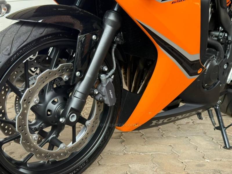 HONDA - CBR 650F - 2018/2019 - Laranja - R$ 47.900,00