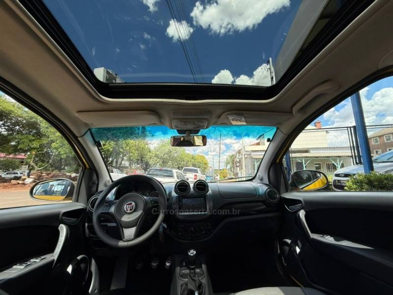 FIAT - PALIO - 2013/2014 - Amarela - R$ 44.900,00