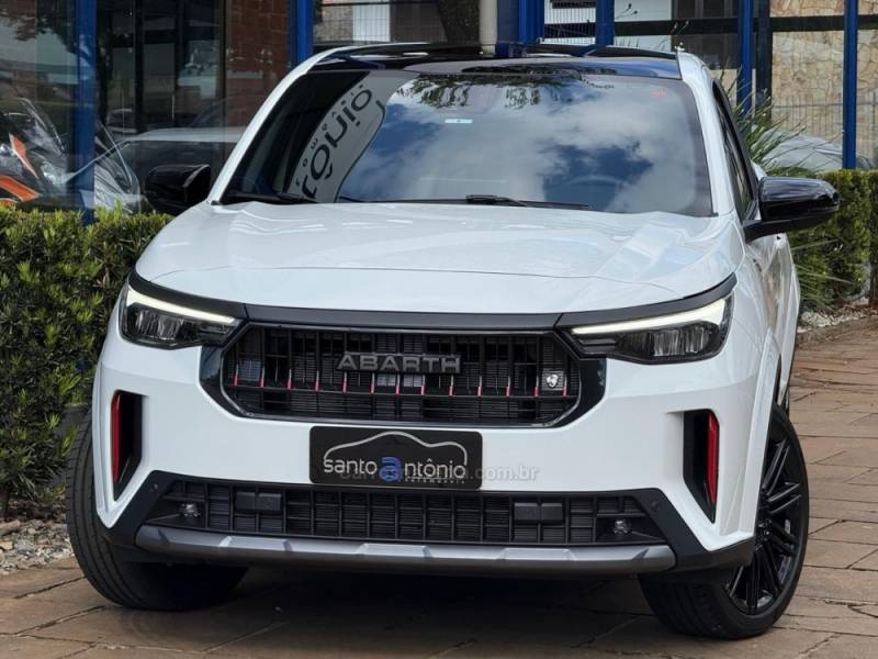 FIAT - FASTBACK - 2025/2026 - Branca - R$ 156.900,00