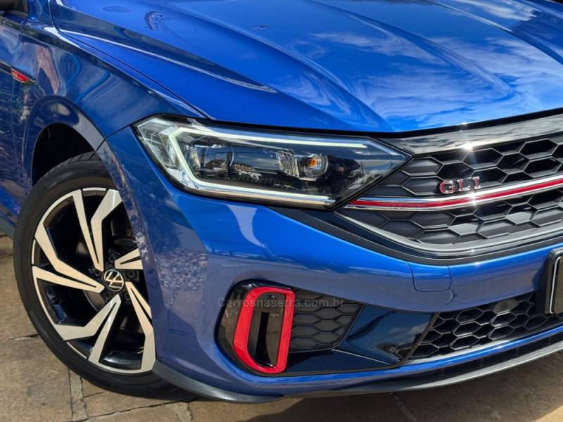 VOLKSWAGEN - JETTA - 2023/2023 - Azul - R$ 199.900,00