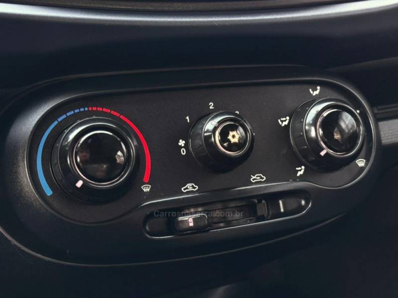 FIAT - UNO - 2021/2021 - Branca - R$ 46.900,00