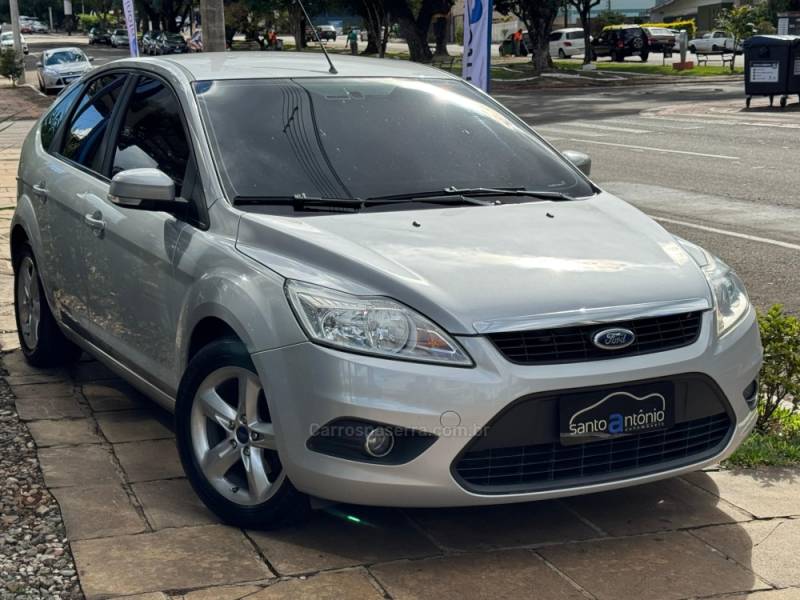 FORD - FOCUS - 2012/2012 - Prata - R$ 43.900,00