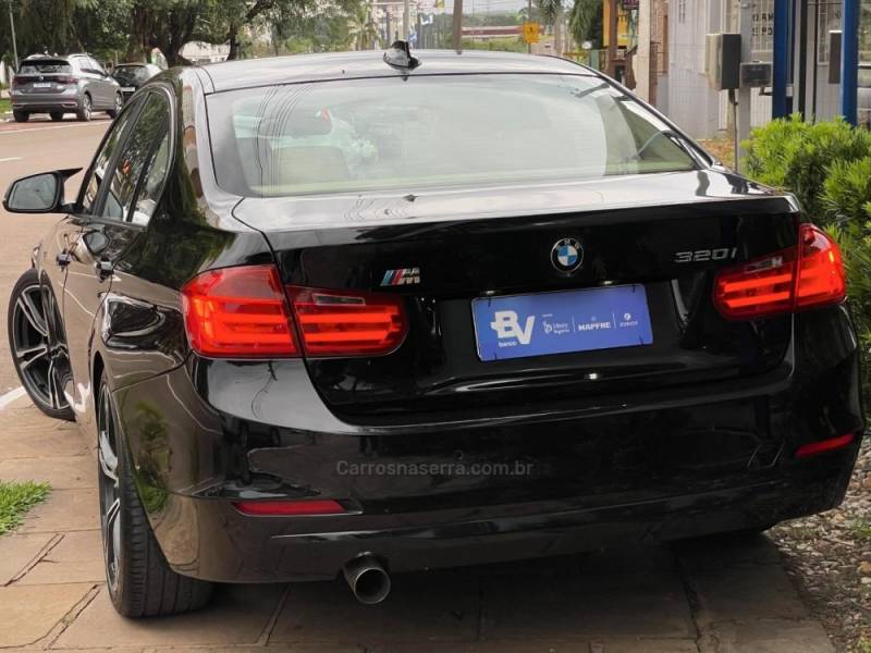 BMW - 320I - 2013/2014 - Preta - R$ 99.000,00