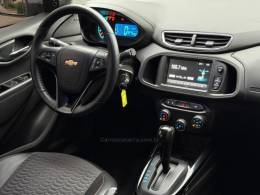 CHEVROLET - ONIX - 2017/2018 - Prata - R$ 65.900,00