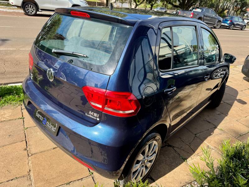 VOLKSWAGEN - FOX - 2015/2016 - Azul - R$ 51.900,00