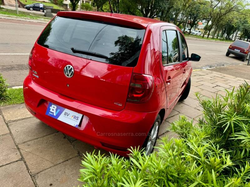 VOLKSWAGEN - FOX - 2013/2014 - Vermelha - R$ 44.900,00