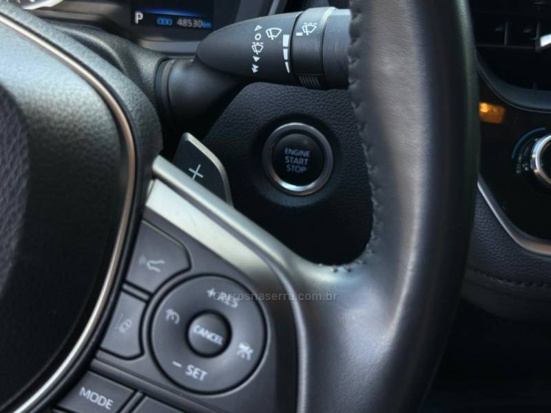 TOYOTA - COROLLA - 2022/2023 - Branca - R$ 132.900,00