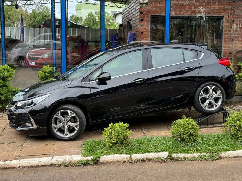 CHEVROLET - CRUZE - 2020/2020 - Preta - R$ 115.900,00