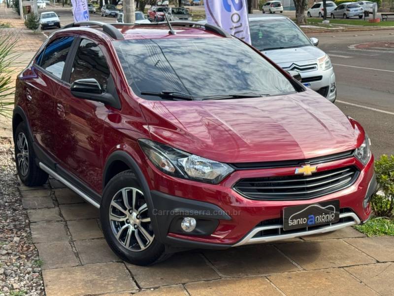 CHEVROLET - ONIX - 2018/2018 - Vermelha - R$ 67.900,00