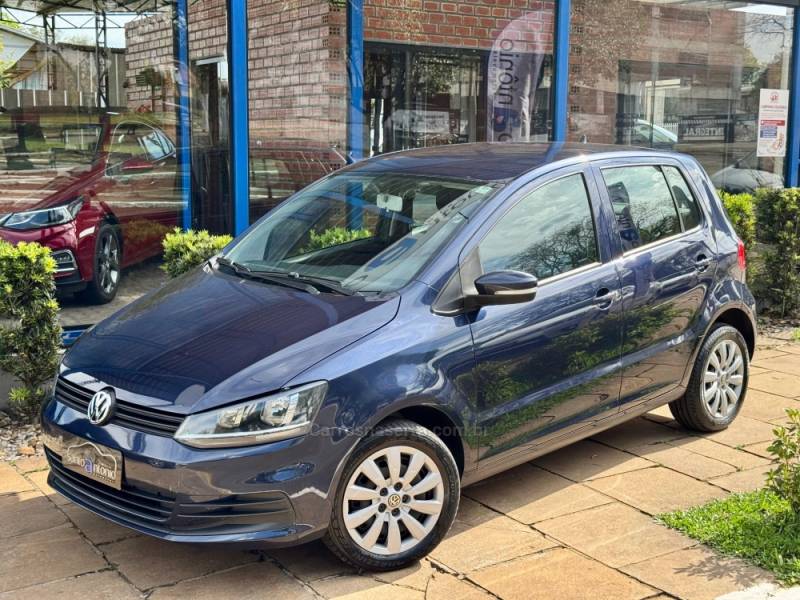 VOLKSWAGEN - FOX - 2015/2016 - Azul - R$ 51.900,00