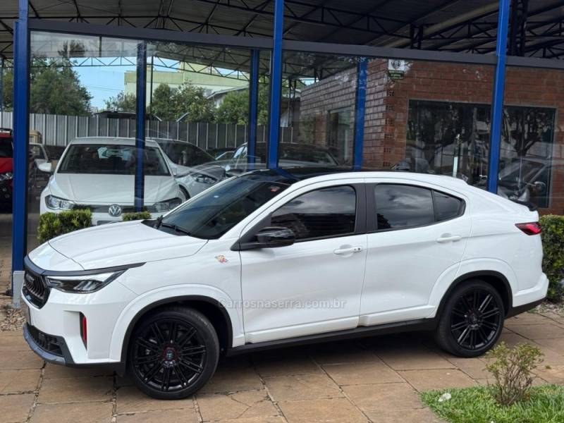 FIAT - FASTBACK - 2025/2026 - Branca - R$ 156.900,00