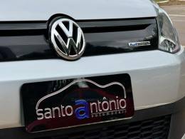 VOLKSWAGEN - FOX - 2013/2014 - Prata - R$ 42.900,00