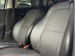 CHEVROLET - ONIX - 2017/2018 - Prata - R$ 65.900,00