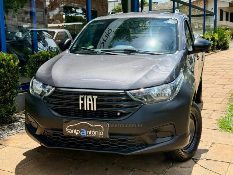 FIAT - STRADA - 2021/2022 - Prata - R$ 71.900,00