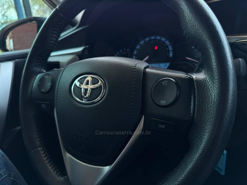 TOYOTA - COROLLA - 2015/2016 - Prata - R$ 79.900,00