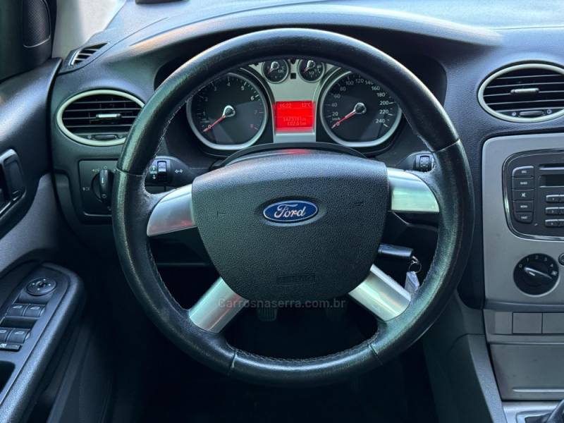 FORD - FOCUS - 2013/2013 - Cinza - R$ 46.900,00