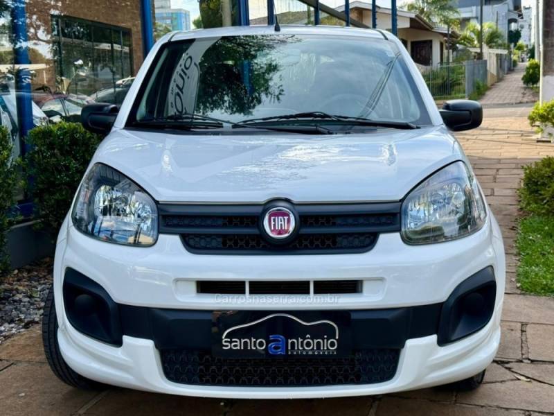 FIAT - UNO - 2021/2021 - Branca - R$ 46.900,00