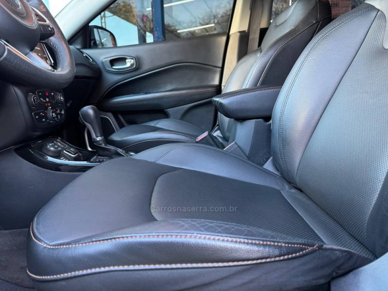 JEEP - COMPASS - 2018/2019 - Preta - R$ 119.900,00