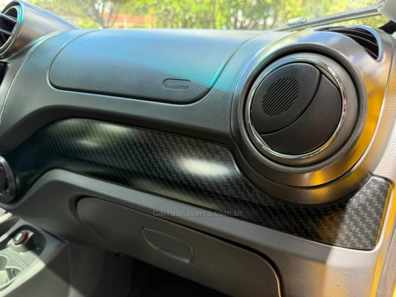 FIAT - PALIO - 2013/2014 - Amarela - R$ 44.900,00