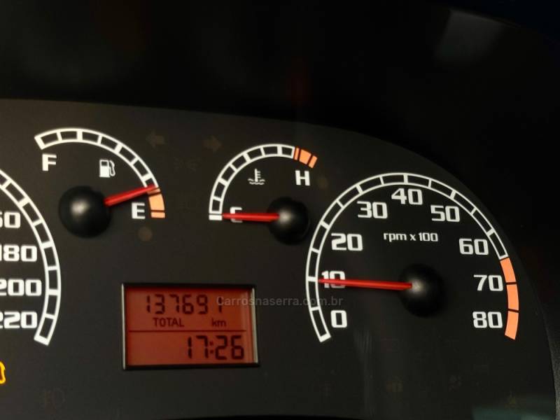 FIAT - PALIO - 2006/2007 - Prata - R$ 29.900,00