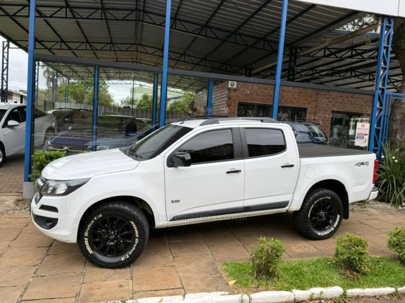 CHEVROLET - S10 - 2019/2020 - Branca - R$ 129.900,00