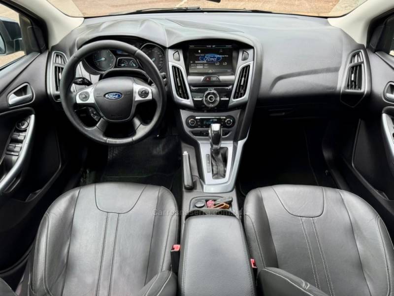 FORD - FOCUS - 2015/2015 - Preta - R$ 55.900,00