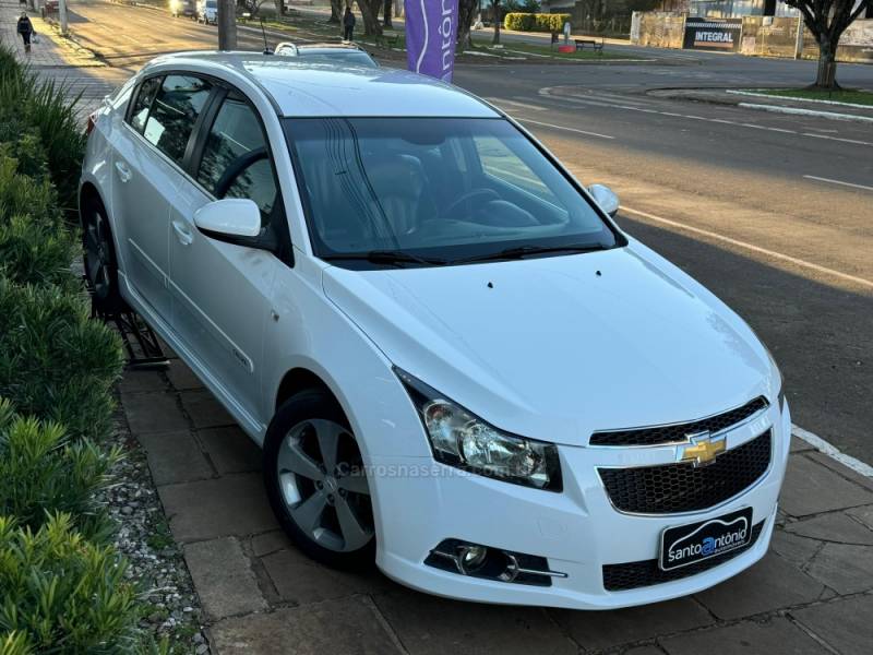 CHEVROLET - CRUZE - 2012/2013 - Branca - R$ 58.900,00