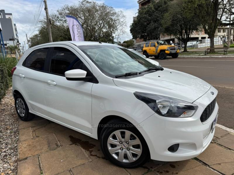 FORD - KA - 2017/2018 - Branca - R$ 41.990,00
