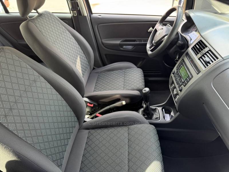 VOLKSWAGEN - FOX - 2015/2016 - Azul - R$ 51.900,00