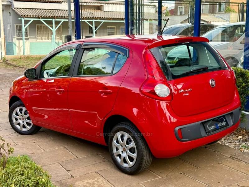 FIAT - PALIO - 2015/2016 - Vermelha - R$ 41.900,00