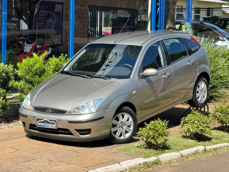 FORD - FOCUS - 2009/2009 - Prata - R$ 31.900,00