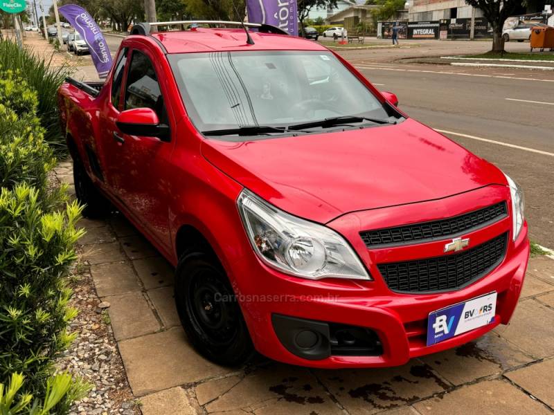 CHEVROLET - MONTANA - 2013/2014 - Vermelha - R$ 36.900,00