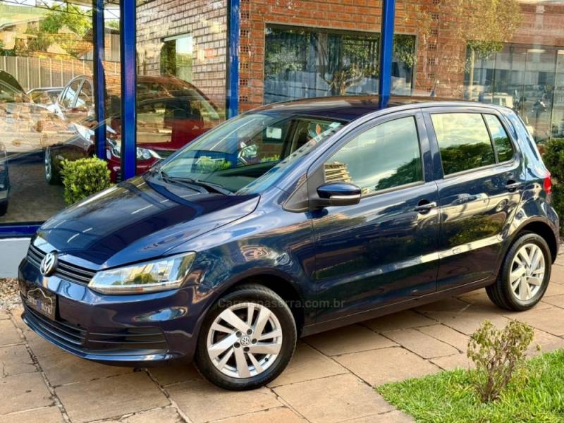 VOLKSWAGEN - FOX - 2015/2016 - Azul - R$ 51.900,00