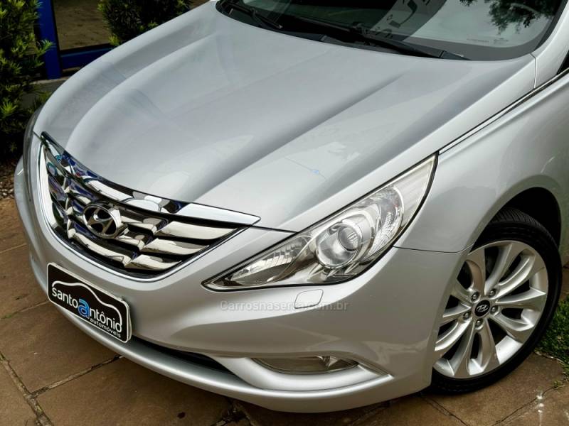 HYUNDAI - SONATA - 2011/2012 - Prata - R$ 69.900,00