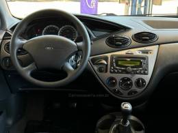 FORD - FOCUS - 2009/2009 - Prata - R$ 31.900,00