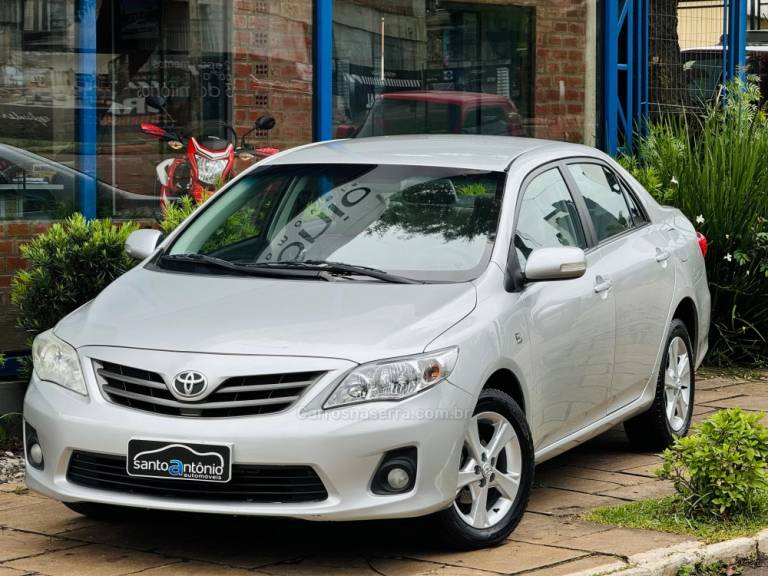 TOYOTA - COROLLA - 2011/2012 - Prata - R$ 67.900,00