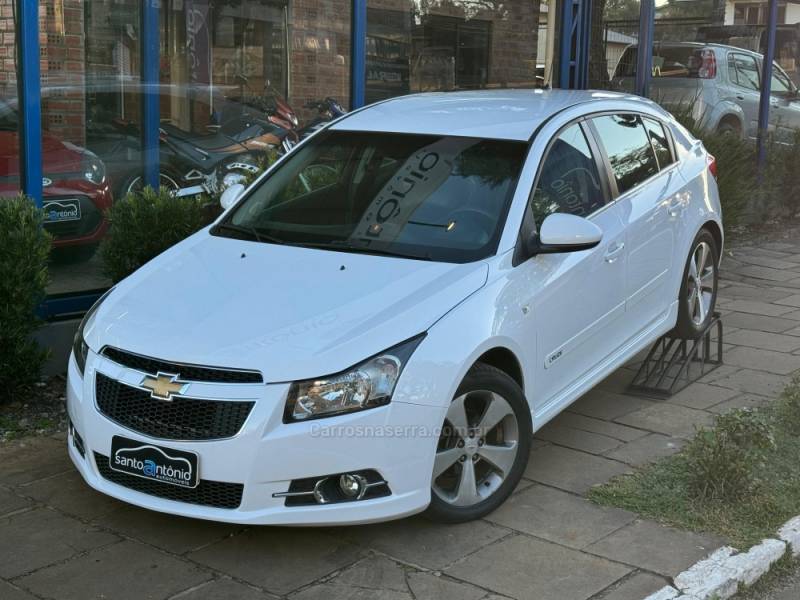 CHEVROLET - CRUZE - 2012/2013 - Branca - R$ 58.900,00