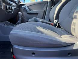 FIAT - PALIO - 2015/2016 - Vermelha - R$ 41.900,00