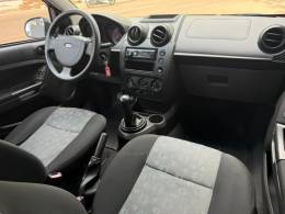 FORD - FIESTA - 2011/2012 - Branca - R$ 31.900,00