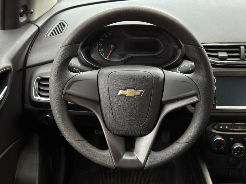 CHEVROLET - ONIX - 2014/2014 - Vermelha - R$ 46.990,00