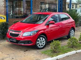 CHEVROLET - ONIX - 2014/2014 - Vermelha - R$ 46.990,00