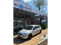 FORD - FOCUS - 2007/2008 - Prata - R$ 23.900,00