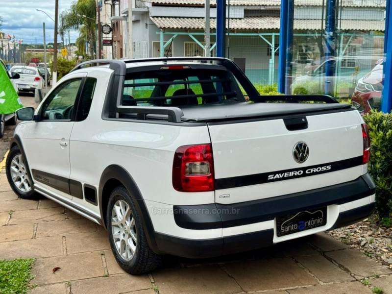 VOLKSWAGEN - SAVEIRO - 2013/2014 - Branca - R$ 64.900,00