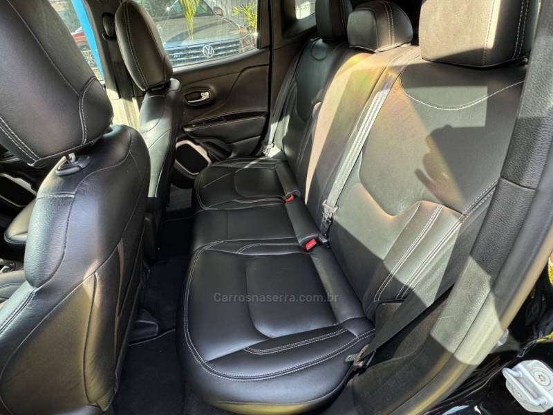 JEEP - RENEGADE - 2016/2016 - Preta - R$ 74.900,00