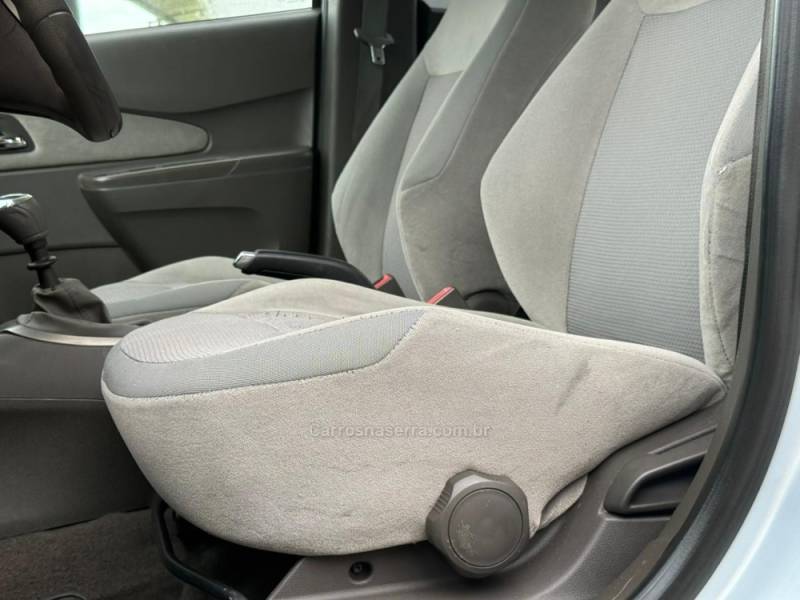 CHEVROLET - COBALT - 2012/2012 - Prata - R$ 38.900,00